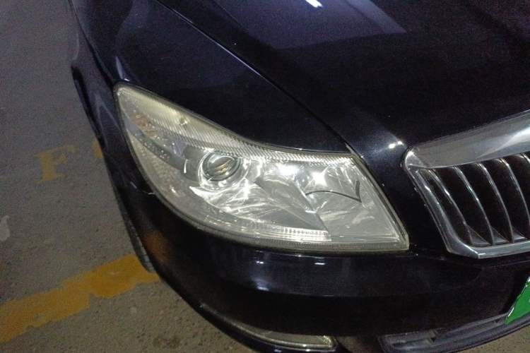 Used Skoda Octavia 2010 1.4 TSI Manual Yijun Edition Right Front Headlight