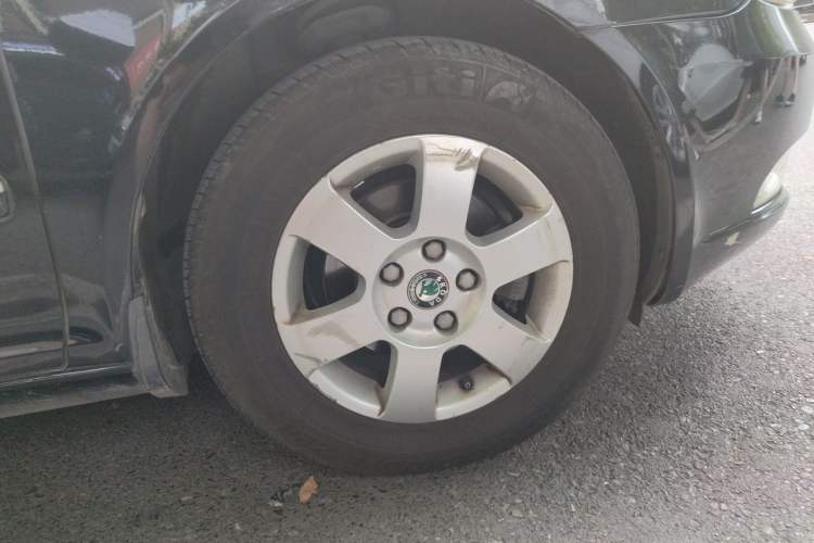 Used Skoda Octavia 2010 1.6L Manual - Yijun Version Right Front Wheel Hub