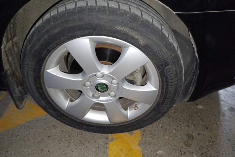 Used Skoda Octavia 2010 1.4 TSI Manual Yijun Edition Right Front Wheel Hub