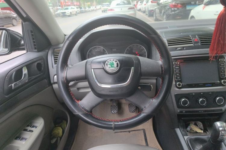 Used Skoda Octavia 2010 1.6L Manual - Yijun Version Steering Wheel