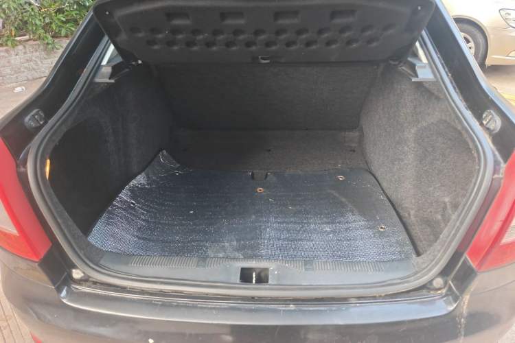 Used Skoda Octavia 2010 1.6L Automatic Eado Edition Trunk