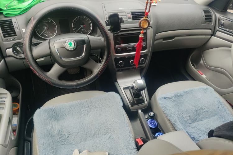 Used Skoda Octavia 2010 1.4TSI DSG Yijun Edition Center Console
