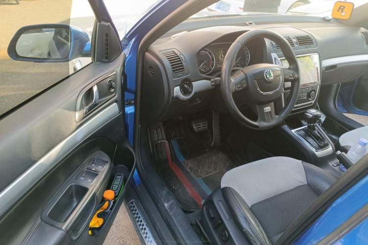 Used Skoda Octavia 2010 2.0 TSI RS Driver Seat