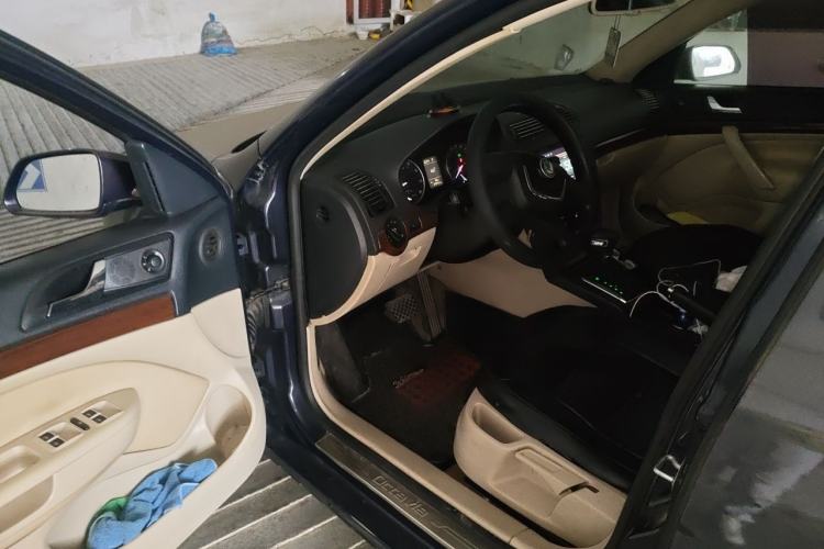 Used Skoda Octavia 2010 1.6L Automatic Yijun Edition Driver Seat