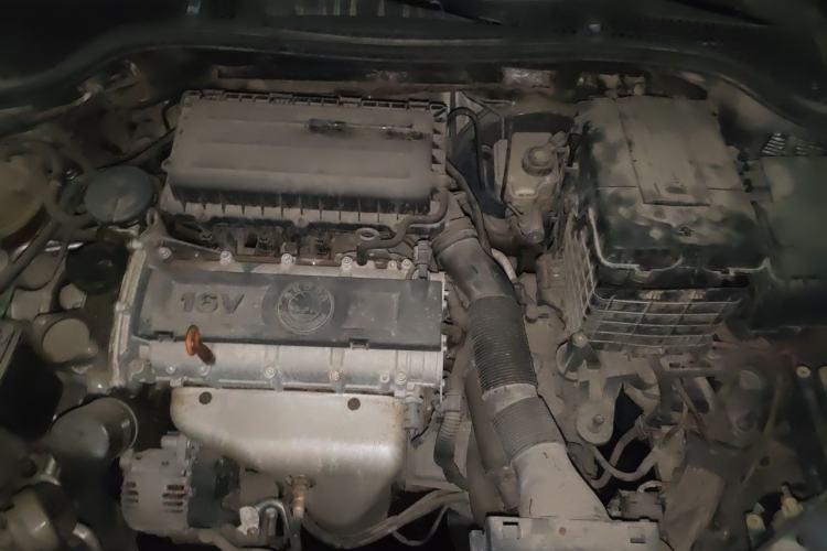 Used Skoda Octavia 2010 1.6L Automatic Yijun Edition Engine Bay