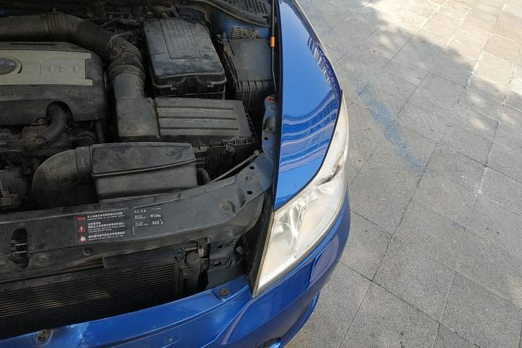 Used Skoda Octavia 2010 2.0 TSI RS Engine Bay Left