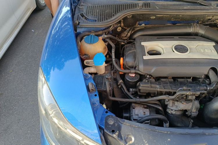 Used Skoda Octavia 2010 2.0 TSI RS Engine Bay Right
