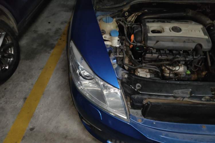 Used Skoda Octavia 2010 2.0 TSI RS Engine Bay Right