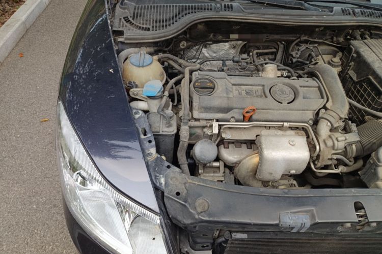 Used Skoda Octavia 2010 1.4TSI DSG Elegance Edition Engine Bay Right