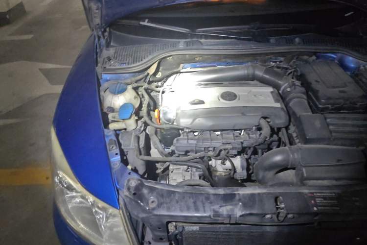 Used Skoda Octavia 2010 2.0 TSI RS Engine Bay Right