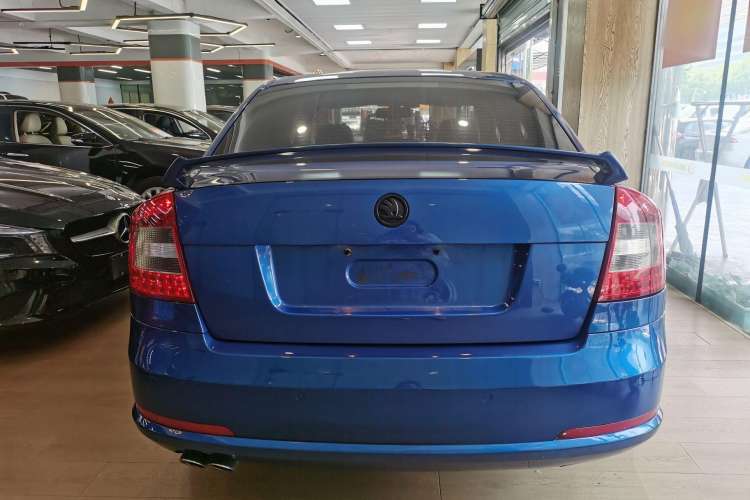 Used Skoda Octavia 2010 2.0 TSI RS Exterior 4