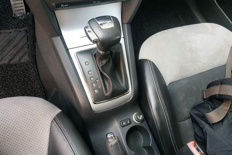 Used Skoda Octavia 2010 2.0 TSI RS Gear Lever