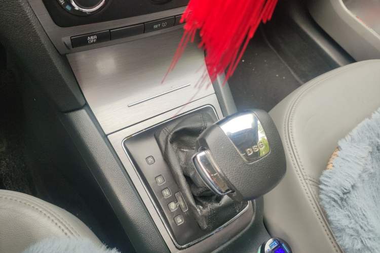 Used Skoda Octavia 2010 1.4TSI DSG Yijun Edition Gear Lever