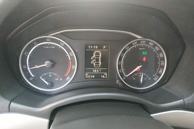 Used Skoda Octavia 2010 2.0 TSI RS Instrument Cluster