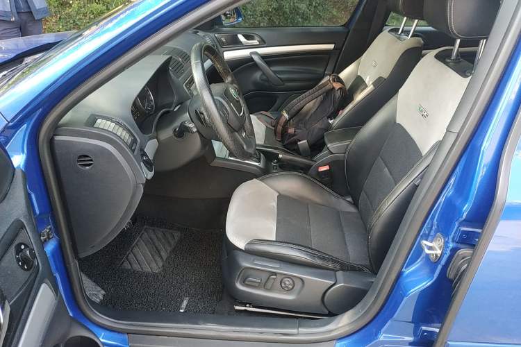 Used Skoda Octavia 2010 2.0 TSI RS Left Front Seat