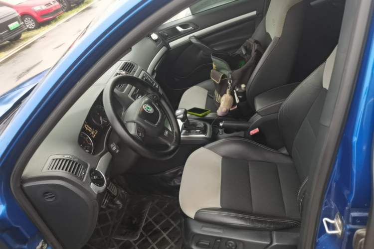 Used Skoda Octavia 2010 2.0 TSI RS Left Front Seat