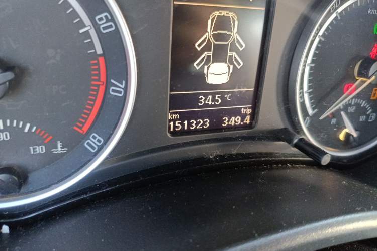 Used Skoda Octavia 2010 2.0 TSI RS Odometer Close Up