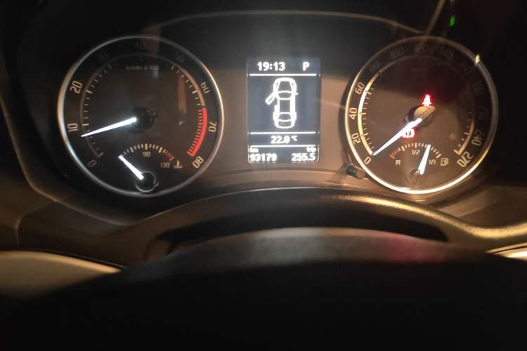 Used Skoda Octavia 2010 2.0 TSI RS Odometer Close Up