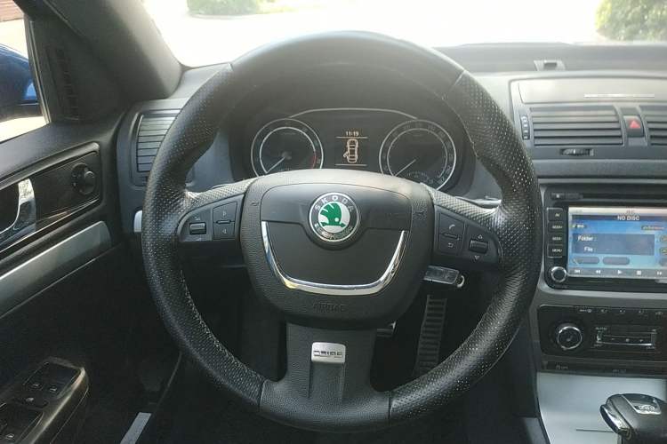 Used Skoda Octavia 2010 2.0 TSI RS Steering Wheel