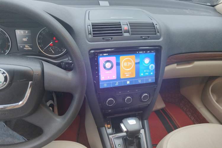 Used Skoda Octavia 2010 1.4TSI DSG Yijun Edition Audio And AC Panel