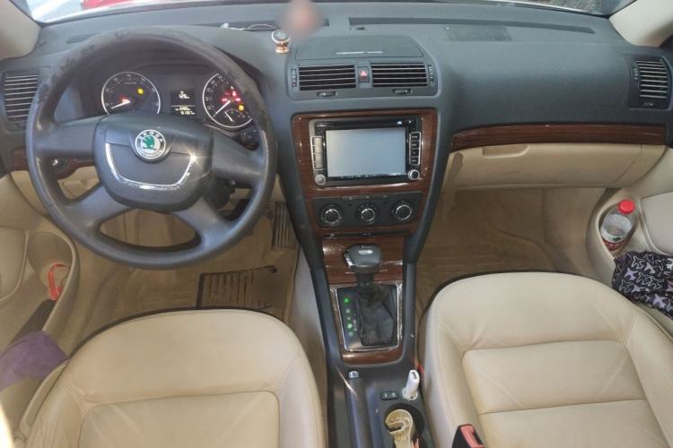 Used Skoda Octavia 2010 1.4TSI DSG Yijun Edition Center Console