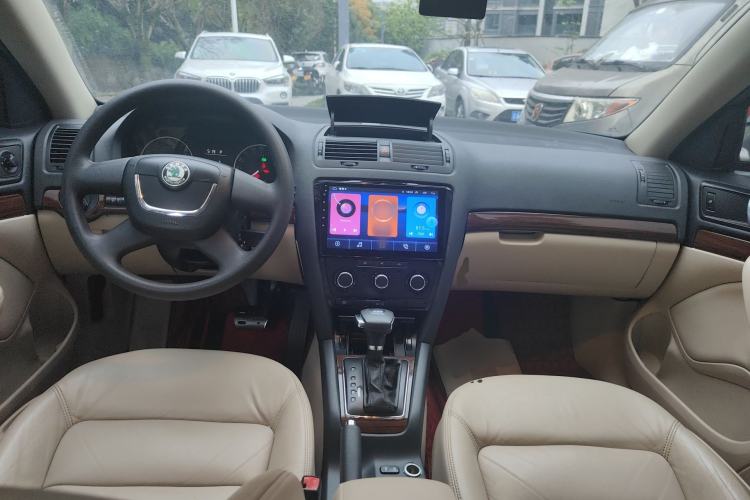 Used Skoda Octavia 2010 1.4TSI DSG Yijun Edition Center Console