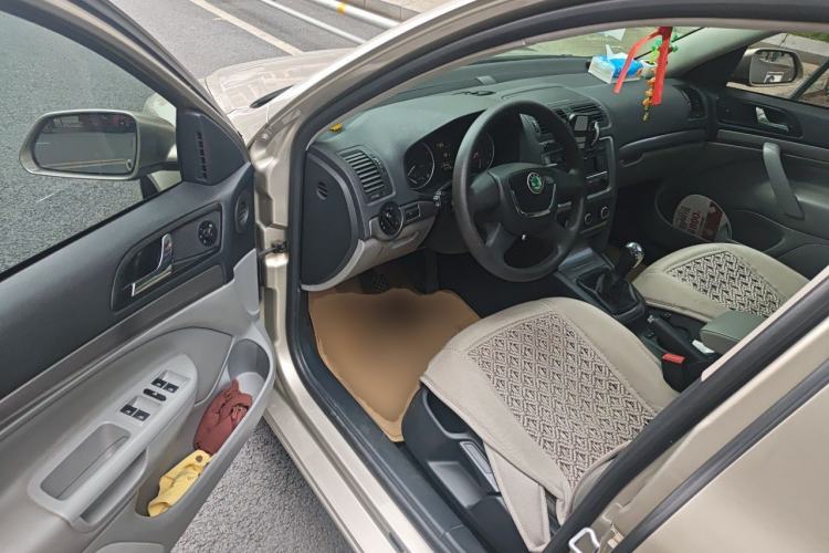 Used Skoda Octavia 2010 1.4 TSI Manual Yijun Edition Driver Seat
