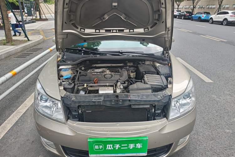 Used Skoda Octavia 2010 1.4 TSI Manual Yijun Edition Engine Bay