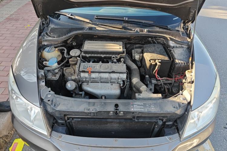 Used Skoda Octavia 2010 1.6L Manual - Yijun Version Engine Bay