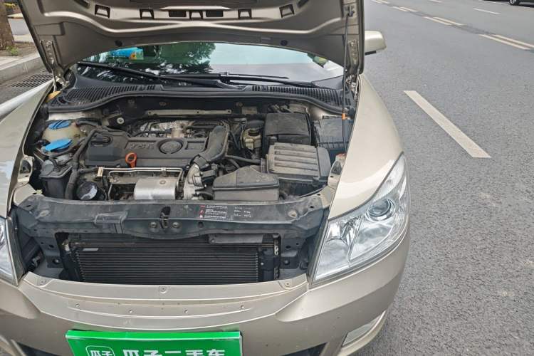 Used Skoda Octavia 2010 1.4 TSI Manual Yijun Edition Engine Bay Left