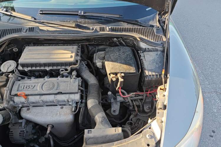 Used Skoda Octavia 2010 1.6L Manual - Yijun Version Engine Bay Left