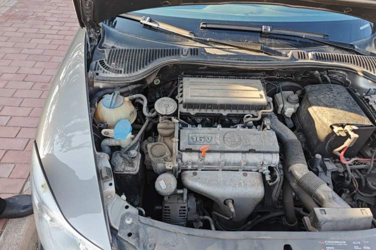Used Skoda Octavia 2010 1.6L Manual - Yijun Version Engine Bay Right