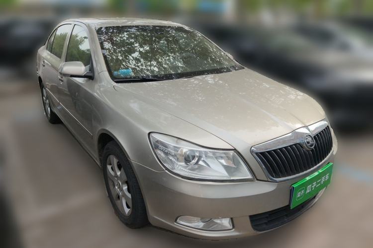Used Skoda Octavia 2010 1.6L Automatic Yijun Edition Front Right 45 Deg