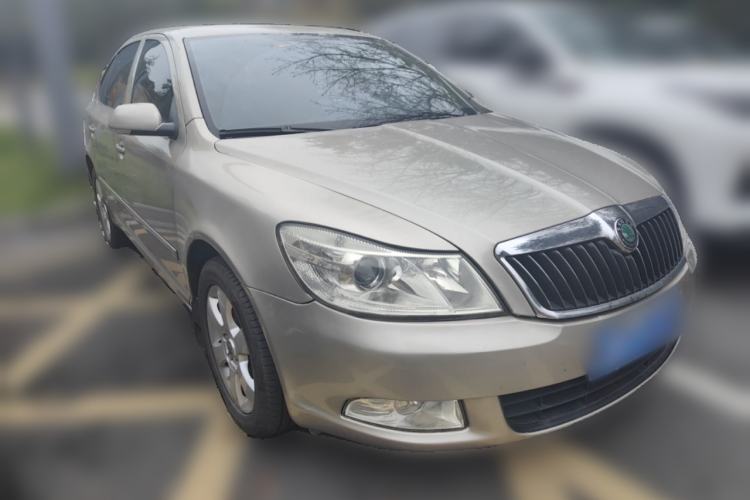 Used Skoda Octavia 2010 1.4TSI DSG Yijun Edition Front Right 45 Deg