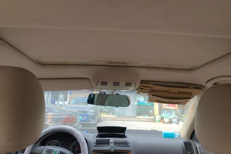 Used Skoda Octavia 2010 1.6L Automatic Yijun Edition Headliner