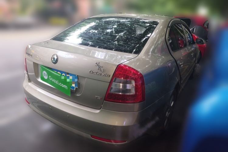 Used Skoda Octavia 2010 1.4TSI DSG Yijun Edition Rear Right 45 Deg