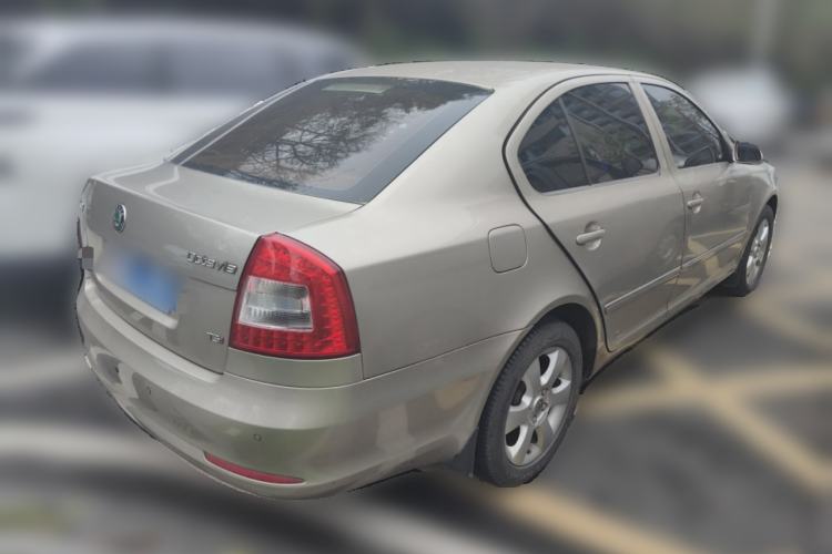 Used Skoda Octavia 2010 1.4TSI DSG Yijun Edition Rear Right 45 Deg