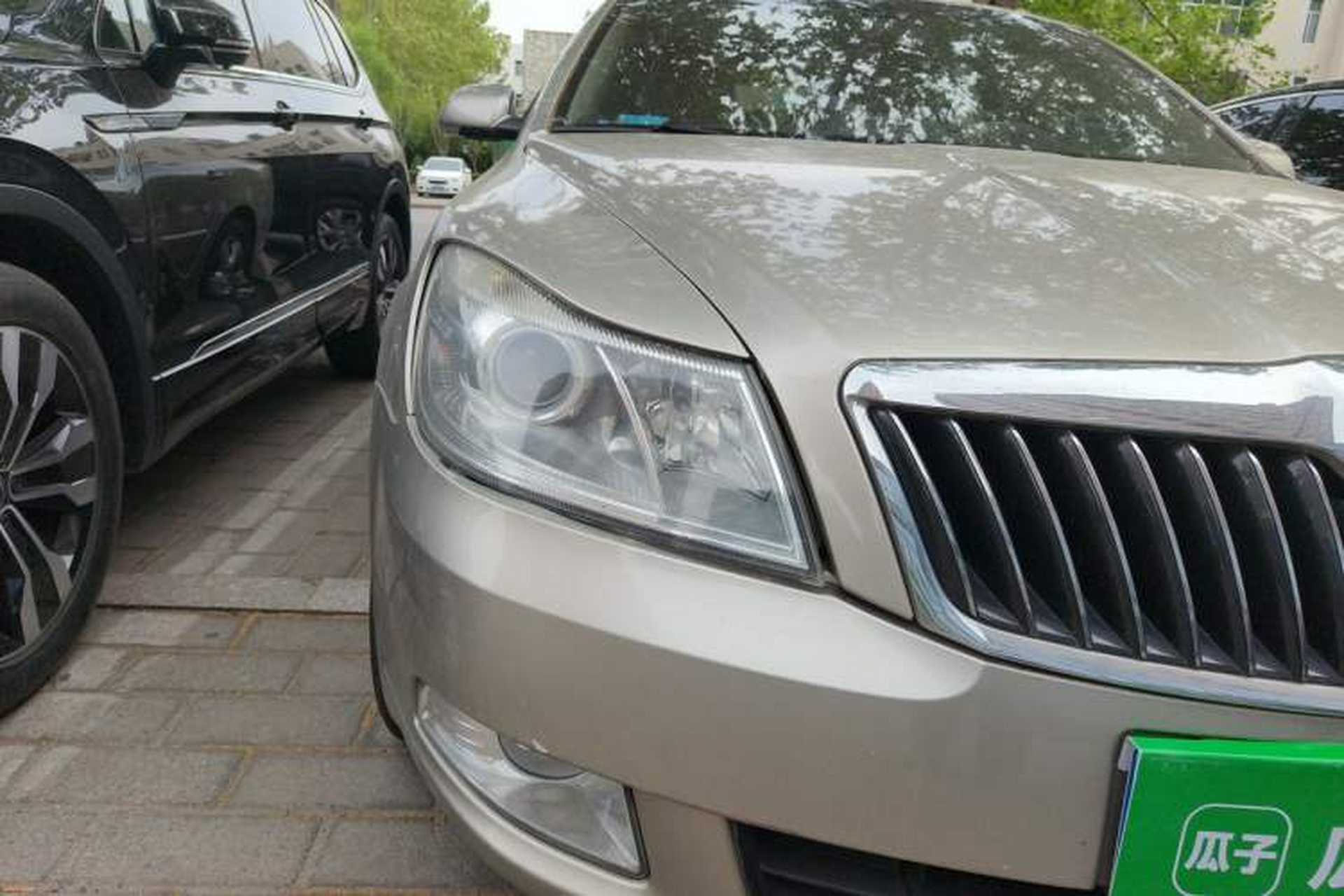 Used Skoda Octavia 2010 1.6L Automatic Yijun Edition Right Front Headlight