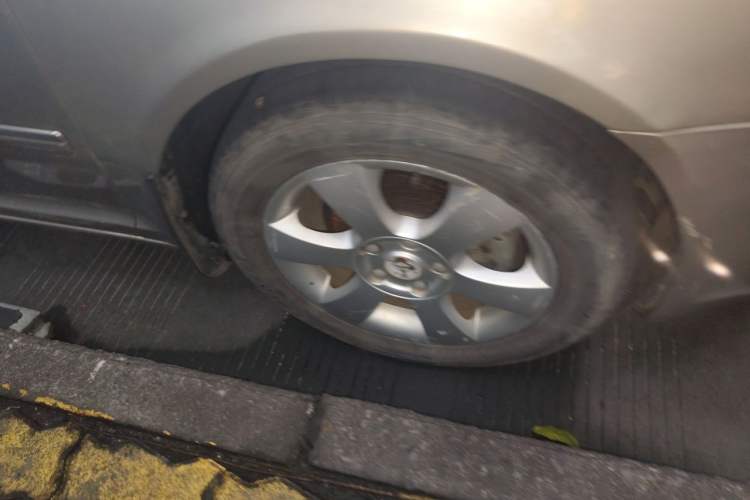 Used Skoda Octavia 2010 1.4TSI DSG Yijun Edition Right Front Wheel Hub