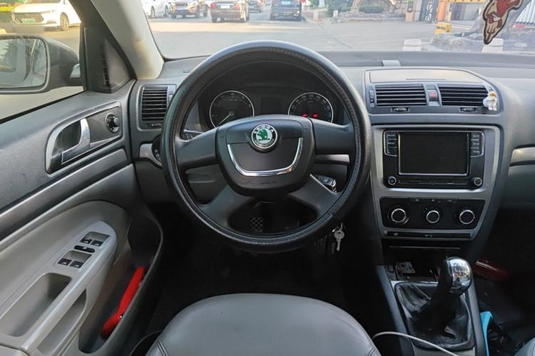 Used Skoda Octavia 2010 1.6L Manual - Yijun Version Steering Wheel