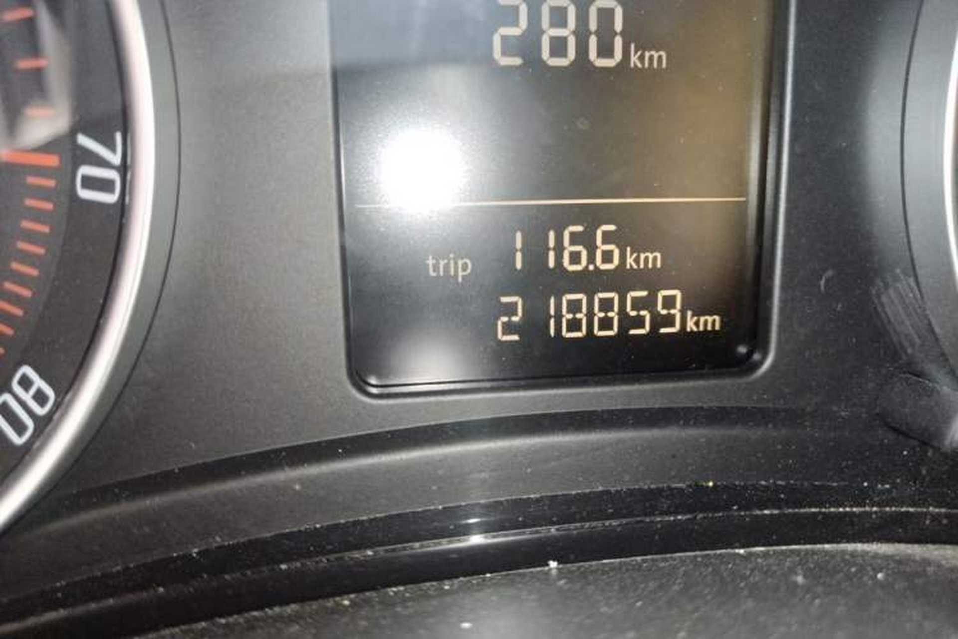 Used Skoda Octavia 2010 1.6L Manual Eado Edition Odometer Close Up