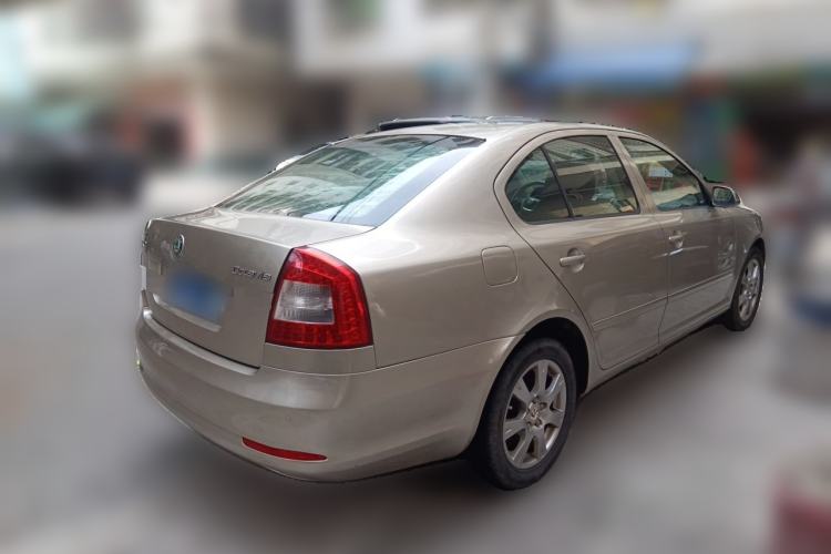 Used Skoda Octavia 2010 1.6L Manual Eado Edition Rear Right 45 Deg