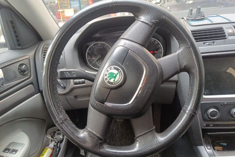 Used Skoda Octavia 2010 1.6L Manual Eado Edition Steering Wheel