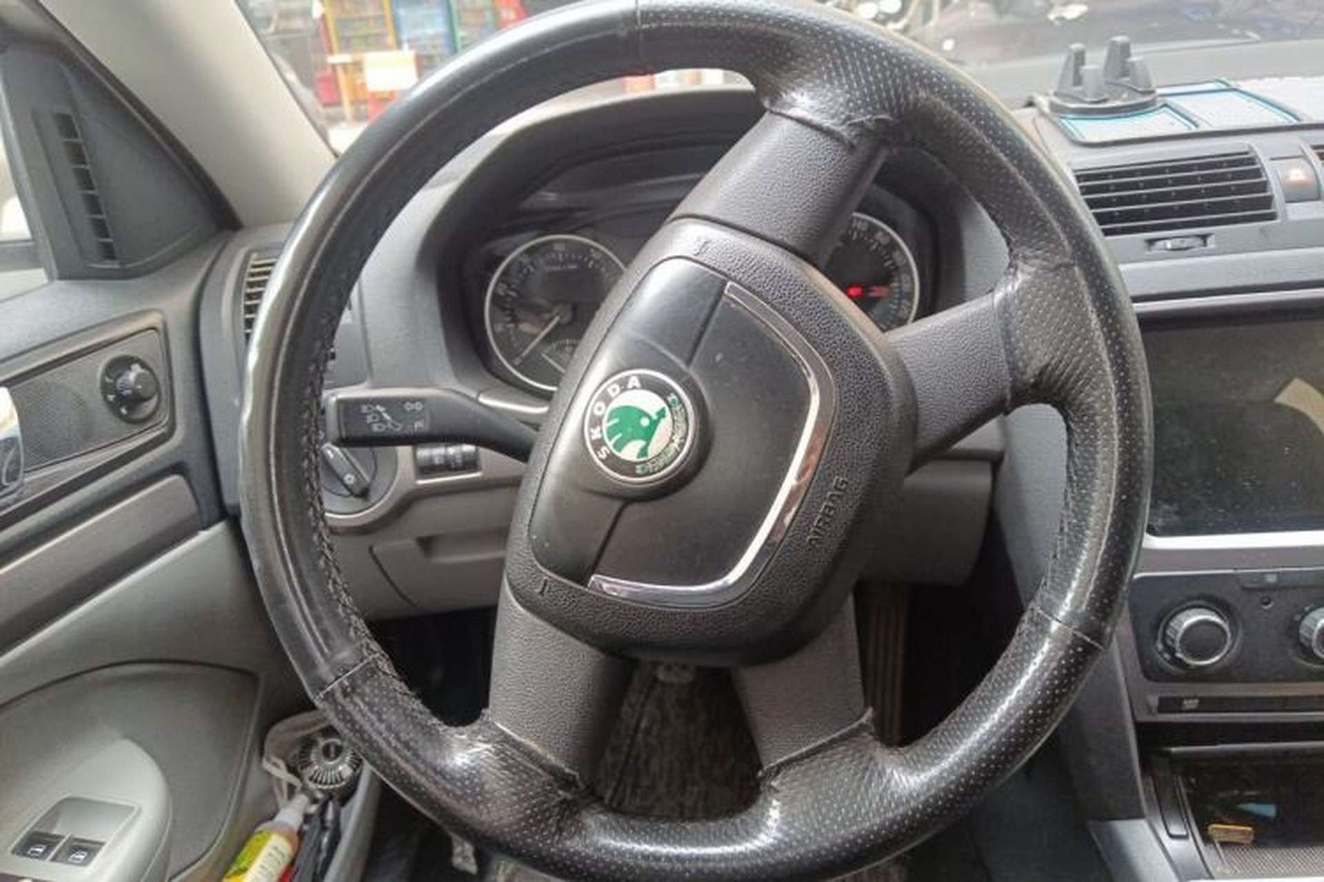 Used Skoda Octavia 2010 1.6L Manual Eado Edition Steering Wheel