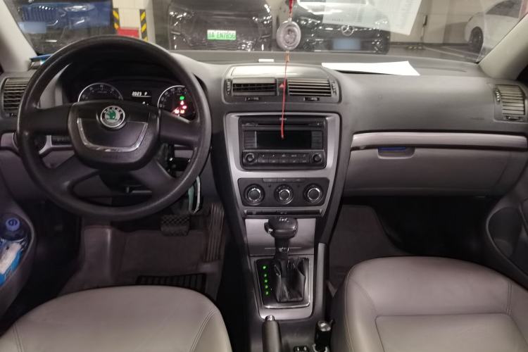 Used Skoda Octavia 2010 1.4TSI DSG Yijun Edition Center Console