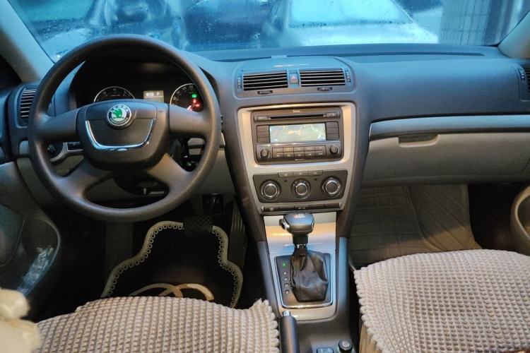 Used Skoda Octavia 2010 1.4TSI DSG Yijun Edition Center Console