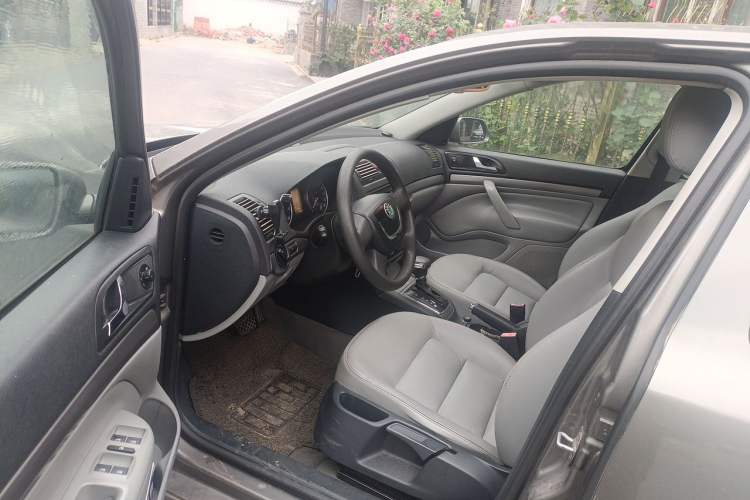 Used Skoda Octavia 2010 1.6L Automatic Yijun Edition Driver Seat