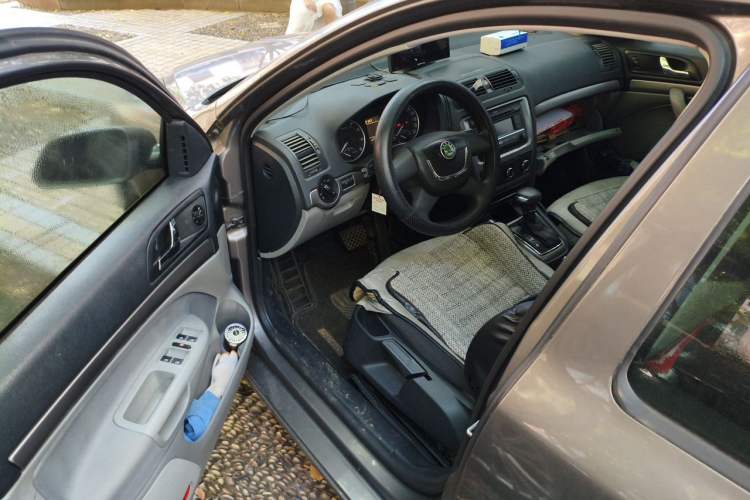 Used Skoda Octavia 2010 2.0L Automatic Yijun Edition Driver Seat