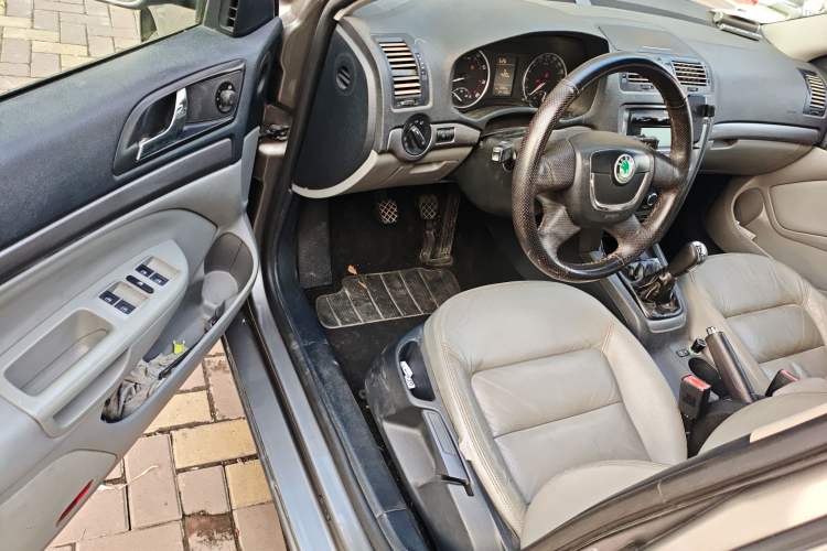 Used Skoda Octavia 2010 1.4 TSI Manual Yijun Edition Driver Seat