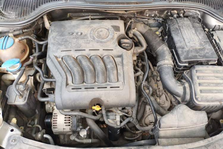 Used Skoda Octavia 2010 2.0L Automatic Yijun Edition Engine Bay